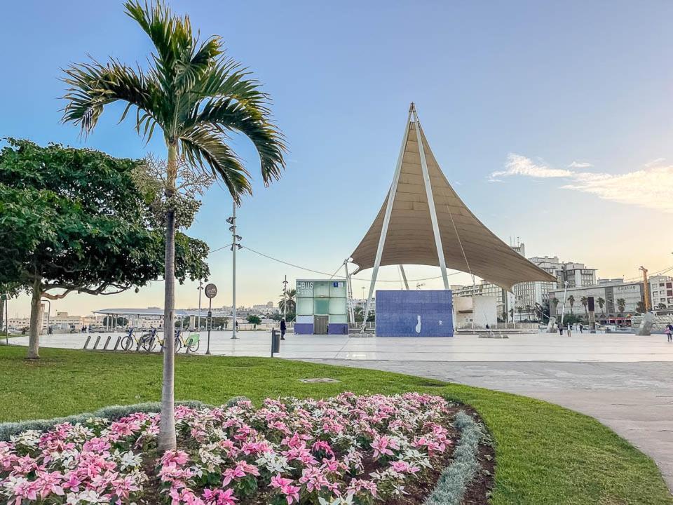 Lujan Playa Canteras Las Palmas de Gran Canaria